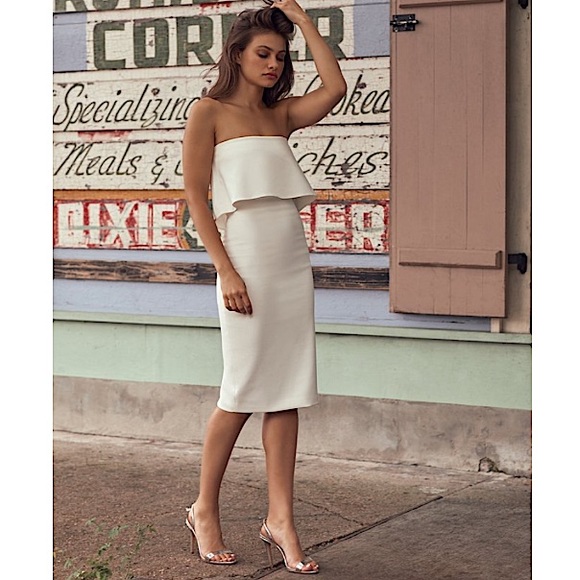 Likely Dresses & Skirts - LIKELY white Driggs dress sleeveless size 2